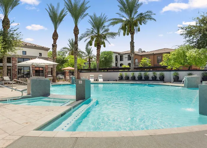 Apartment Cozysuites By The Stadium With Pool 31 *