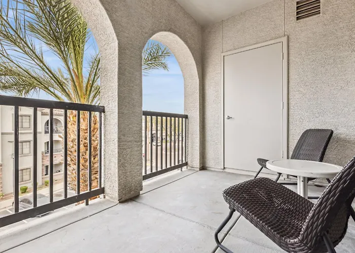Cozysuites By The Stadium With Pool 31 Glendale
