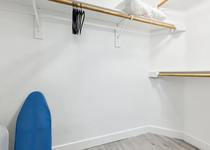 Cozysuites By The Stadium With Pool 31 Apartment *