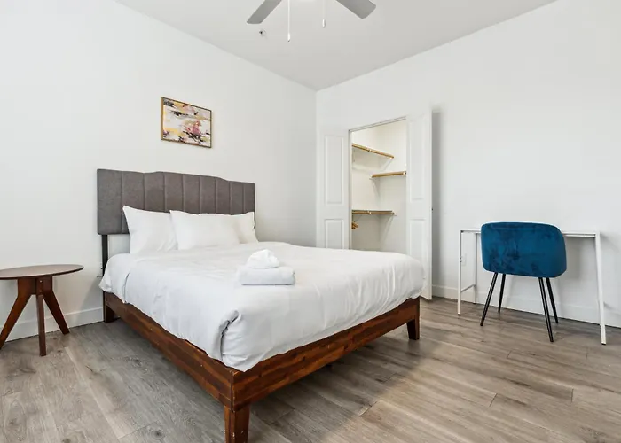 Cozysuites By The Stadium With Pool 31 *