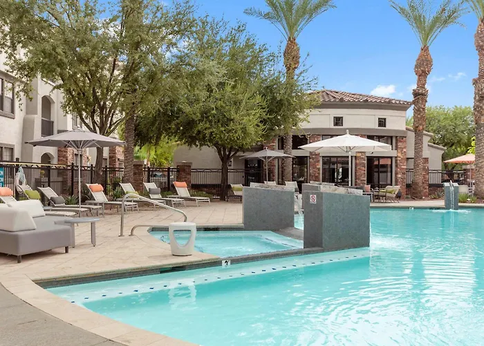 Cozysuites By The Stadium With Pool 31