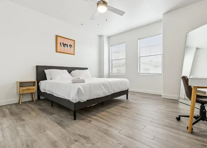 Apartment Cozysuites By The Stadium With Pool 31