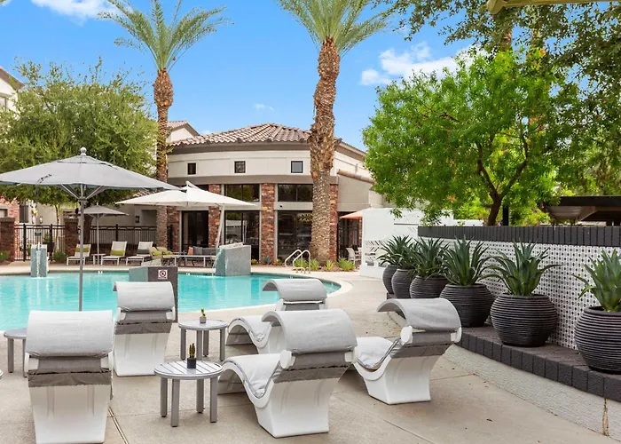 Cozysuites By The Stadium With Pool 31 Apartment *