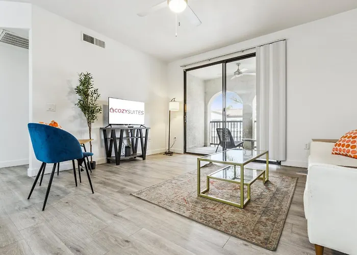 Cozysuites By The Stadium With Pool 31 Apartment Glendale